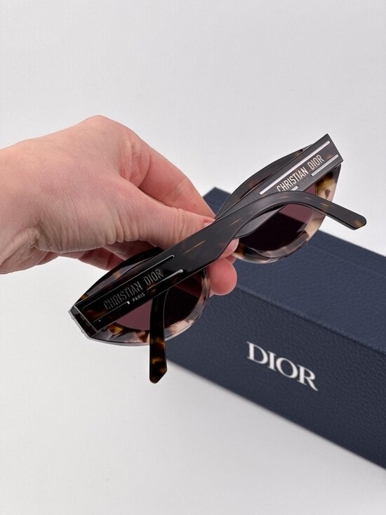 Dior DIORSIGNATURE B5I Sunglasses – Havana Oval with Bordeaux Lenses (25D0) main image 10